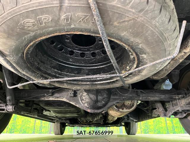 Toyota HIACE WAGON 2010-09 8815762-16