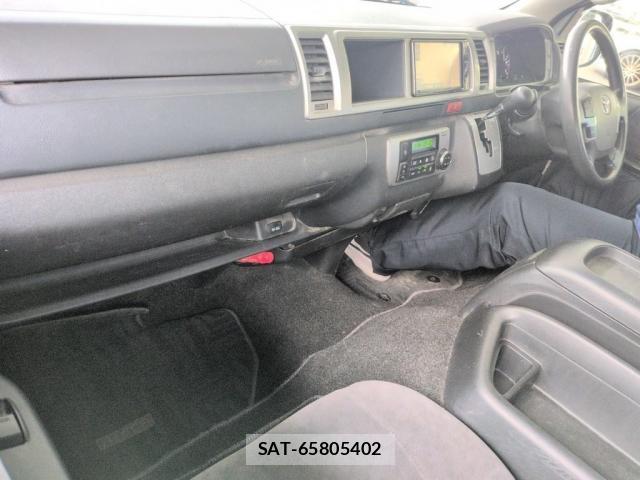 Toyota HIACE WAGON 2019-03 8815828-2