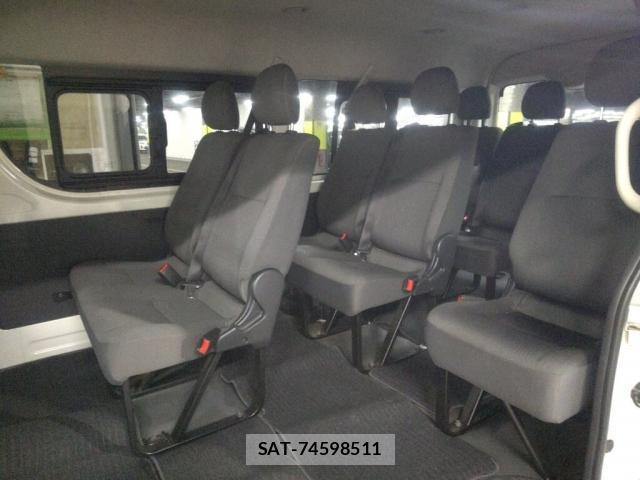 Toyota HIACE WAGON 2020-10 8815972-4