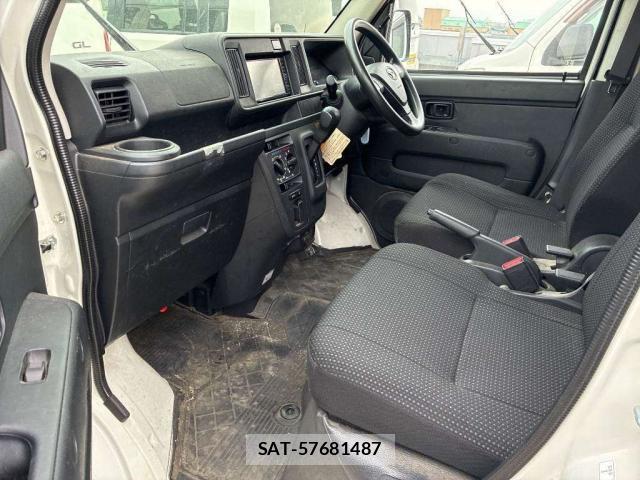 Daihatsu HIJET CARGO 2020-08 8813050-6