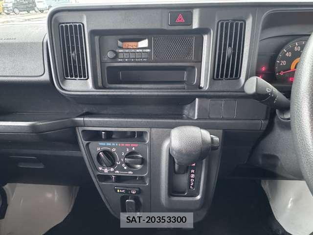 Daihatsu HIJET CARGO 2021-08 8813098-18
