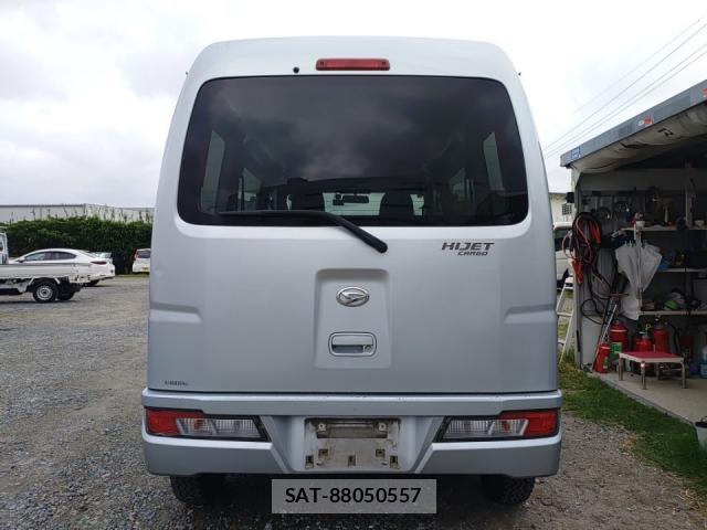 Daihatsu HIJET CARGO 2021-08 8813833-3