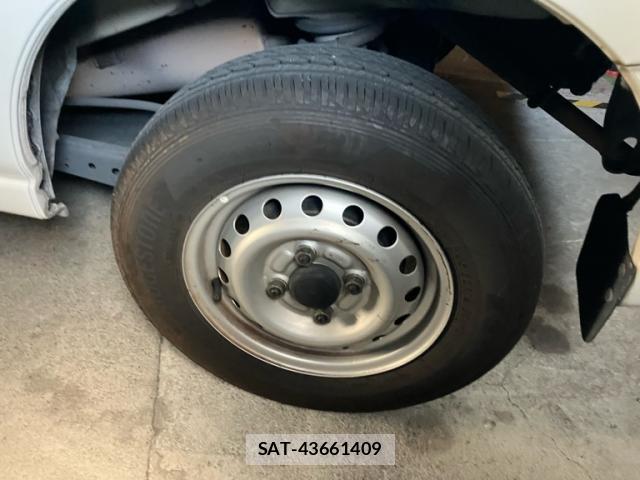 Daihatsu HIJET CARGO 2011-12 8814079-5