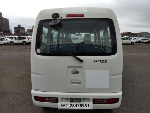 Daihatsu HIJET CARGO 2016-08 8815338-3
