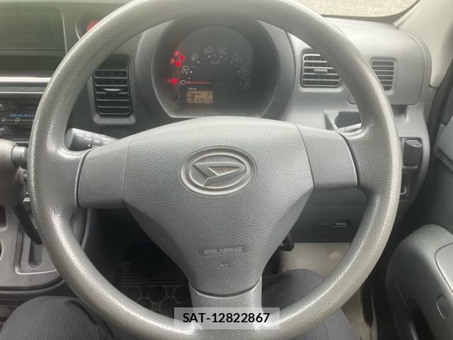 Daihatsu HIJET CARGO 2015-07 8816375-17