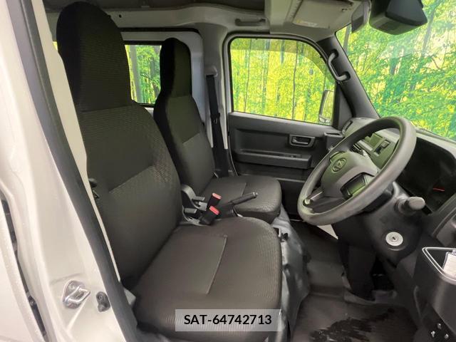 Daihatsu HIJET CARGO 2025-07 8817523-7