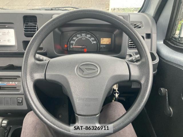Daihatsu HIJET TRUCK 2015-04 8813495-6