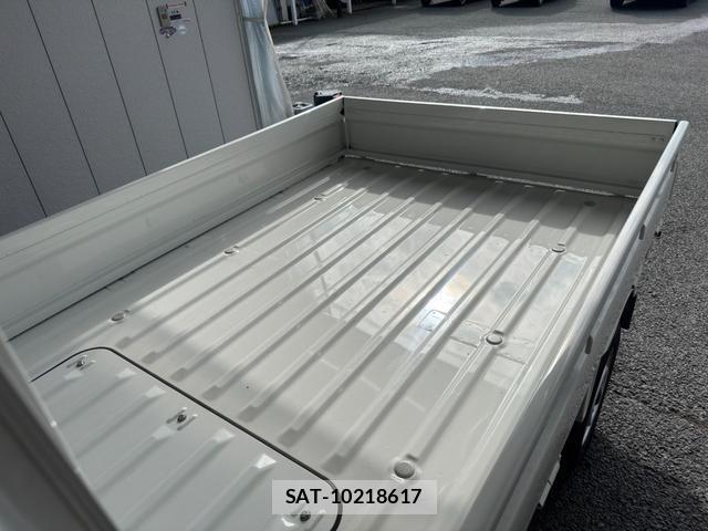 Daihatsu HIJET TRUCK 2025-09 8814273-5