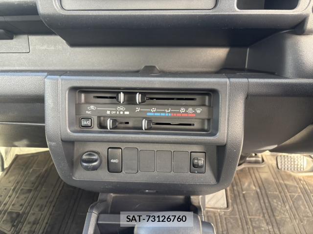 Daihatsu HIJET TRUCK 2017-04 8815132-17