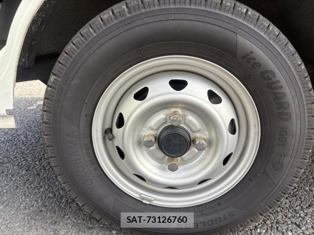 Daihatsu HIJET TRUCK 2017-04 8815132-8