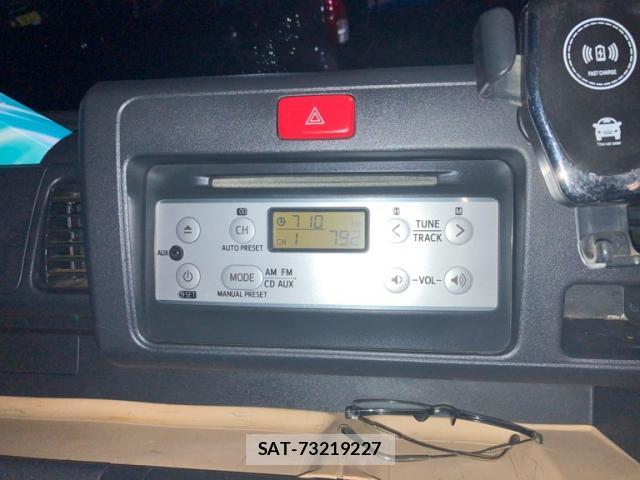 Daihatsu HIJET TRUCK 2015-01 8817622-8