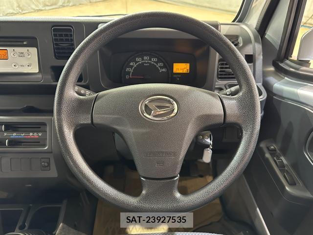 Daihatsu HIJET TRUCK 2016-01 8818002-4