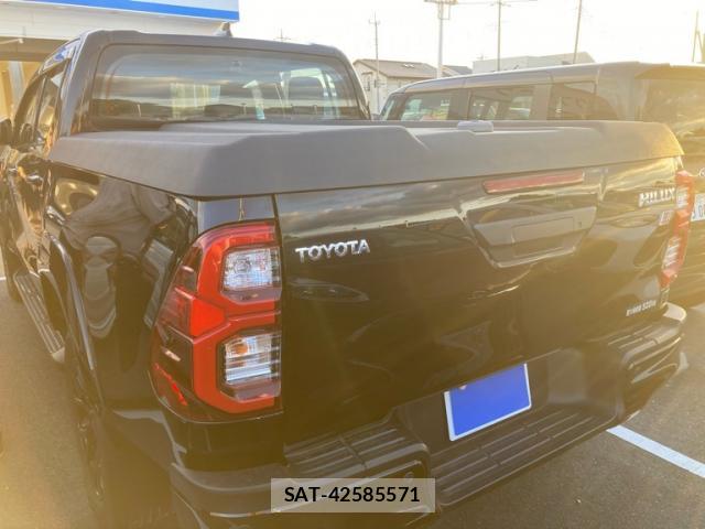 Toyota HILUX 2022-11 8812216-13