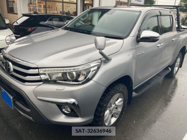 Toyota HILUX 2018-08 8812332-1