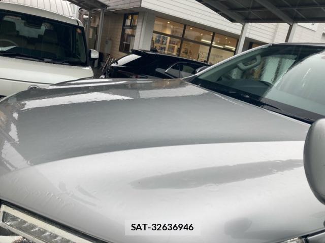 Toyota HILUX 2018-08 8812332-4