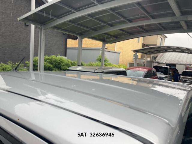 Toyota HILUX 2018-08 8812332-5