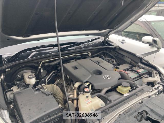 Toyota HILUX 2018-08 8812332-7