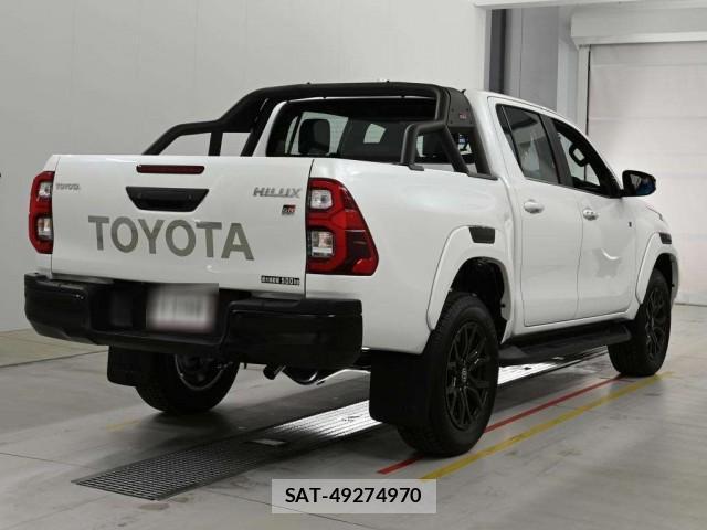 Toyota HILUX 2023-11 8812560-1