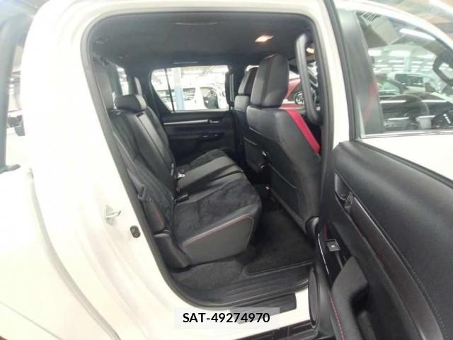 Toyota HILUX 2023-11 8812560-3
