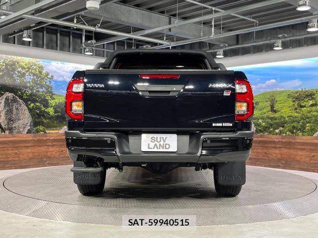 Toyota HILUX 2022-03 8812964-15