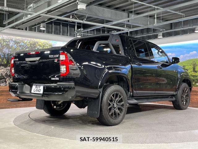 Toyota HILUX 2022-03 8812964-17
