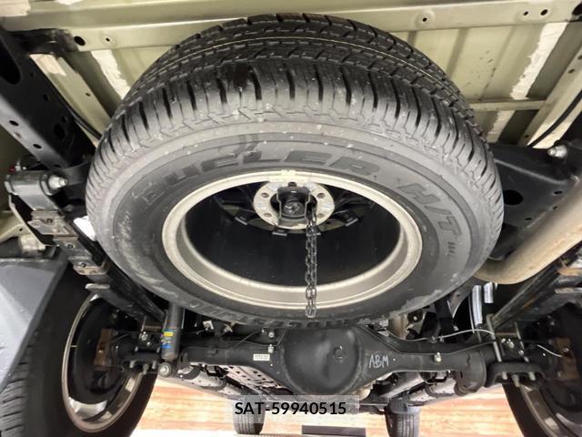 Toyota HILUX 2022-03 8812964-19