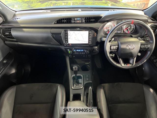 Toyota HILUX 2022-03 8812964-2