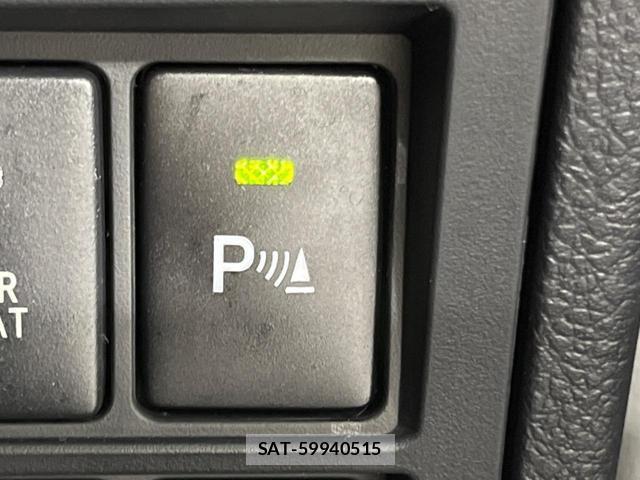 Toyota HILUX 2022-03 8812964-6