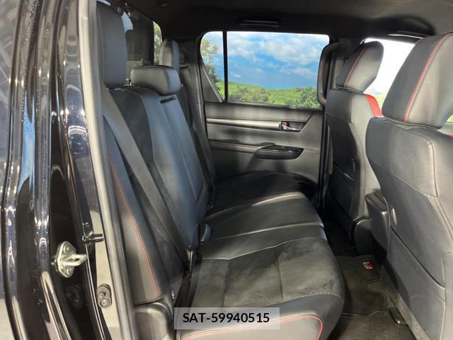 Toyota HILUX 2022-03 8812964-9