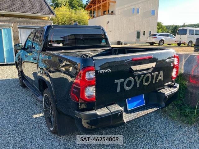 Toyota HILUX 2022-09 8813365-1