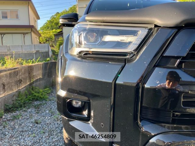 Toyota HILUX 2022-09 8813365-2