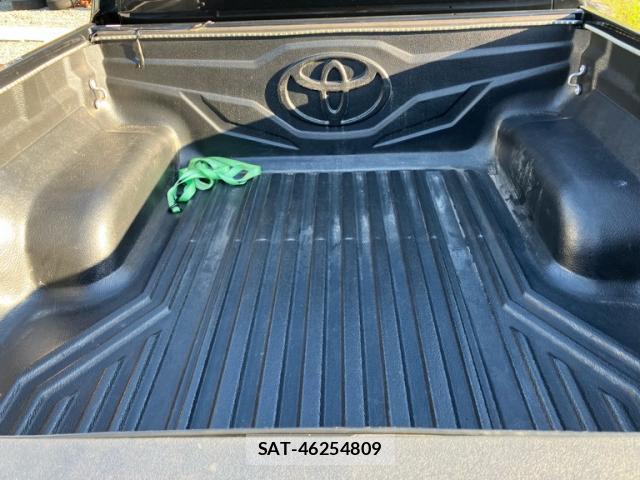 Toyota HILUX 2022-09 8813365-6
