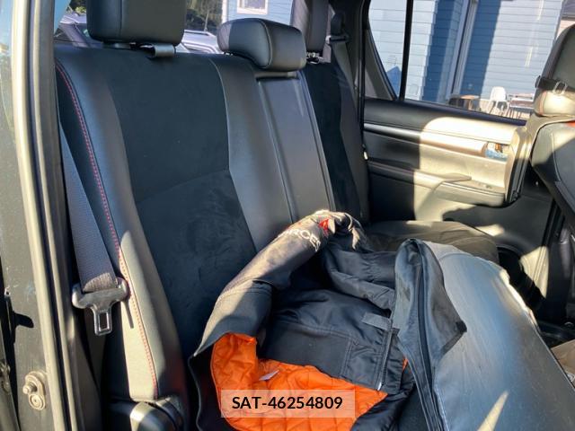 Toyota HILUX 2022-09 8813365-7