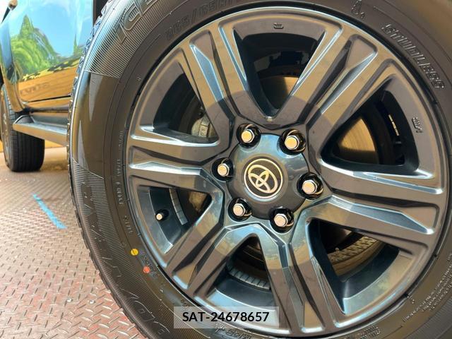 Toyota HILUX 2020-11 8813715-12