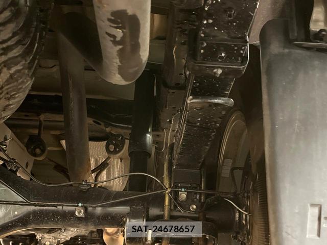 Toyota HILUX 2020-11 8813715-19