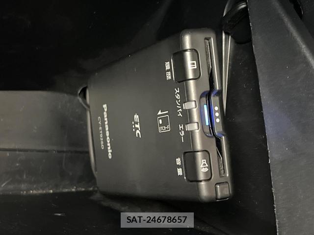 Toyota HILUX 2020-11 8813715-5