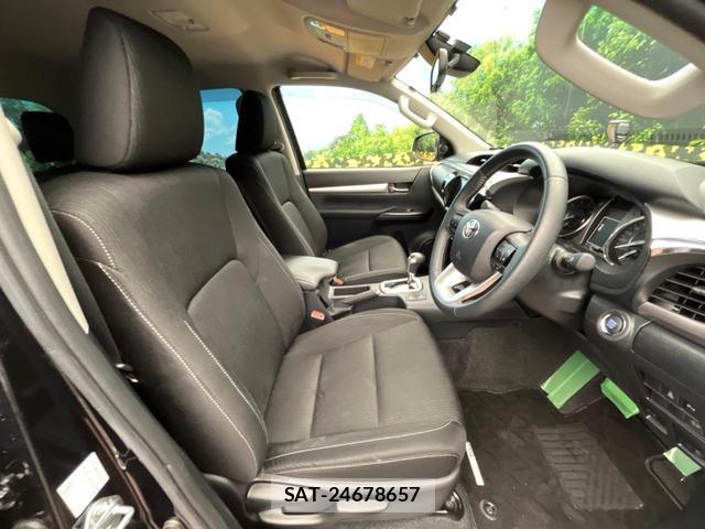 Toyota HILUX 2020-11 8813715-7