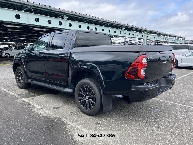 Toyota HILUX 2024-06 8813932-1