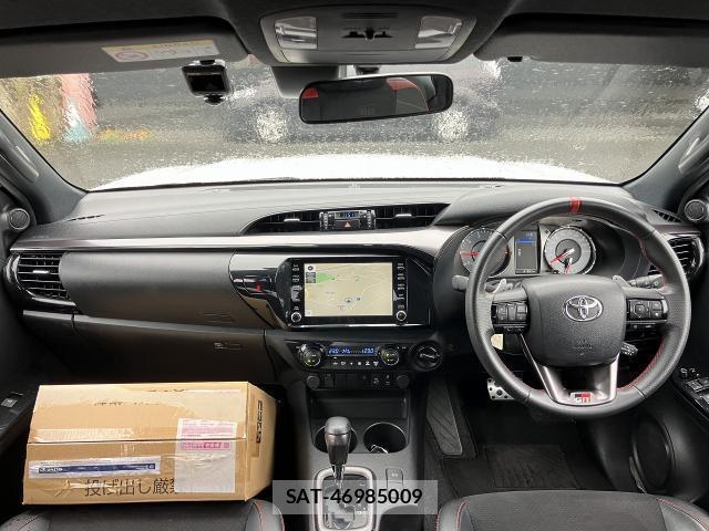 Toyota HILUX 2023-09 8813938-2