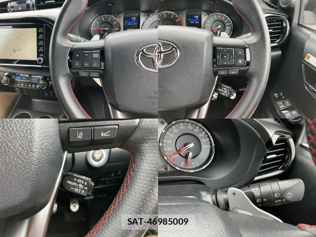 Toyota HILUX 2023-09 8813938-9