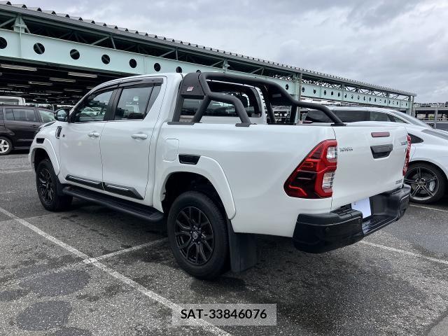 Toyota HILUX 2024-06 8813952-1