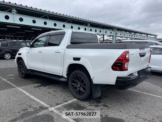 Toyota HILUX 2024-08 8813953-1