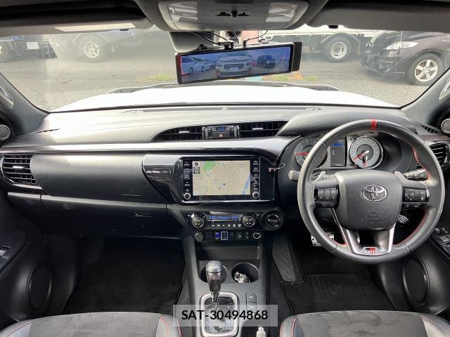 Toyota HILUX 2023-09 8813957-2