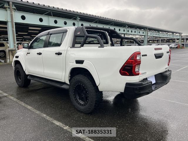 Toyota HILUX 2023-03 8813962-1