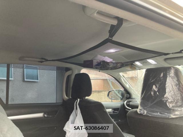 Toyota HILUX 2023-10 8814556-14