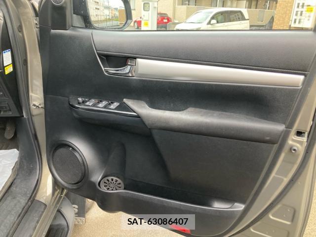 Toyota HILUX 2023-10 8814556-15