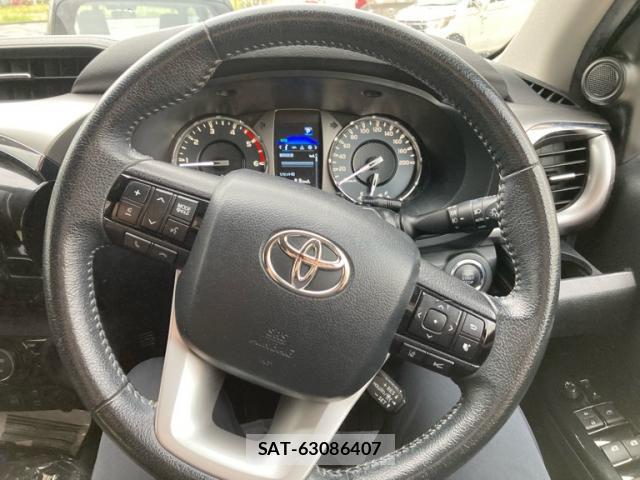 Toyota HILUX 2023-10 8814556-18