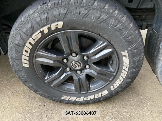 Toyota HILUX 2023-10 8814556-6