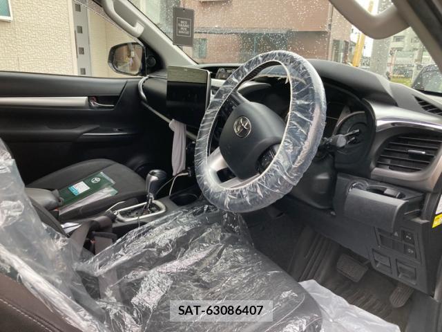 Toyota HILUX 2023-10 8814556-8