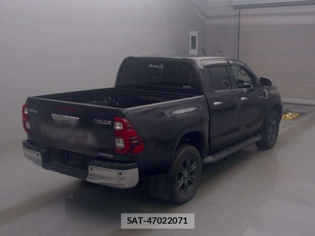 Toyota HILUX 2021-09 8815388-1